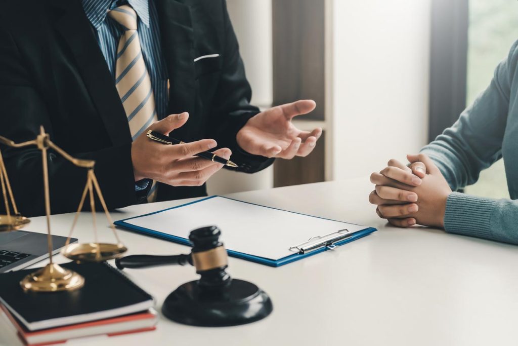 Conseil juridique : comment consulter un avocat gratuitement
